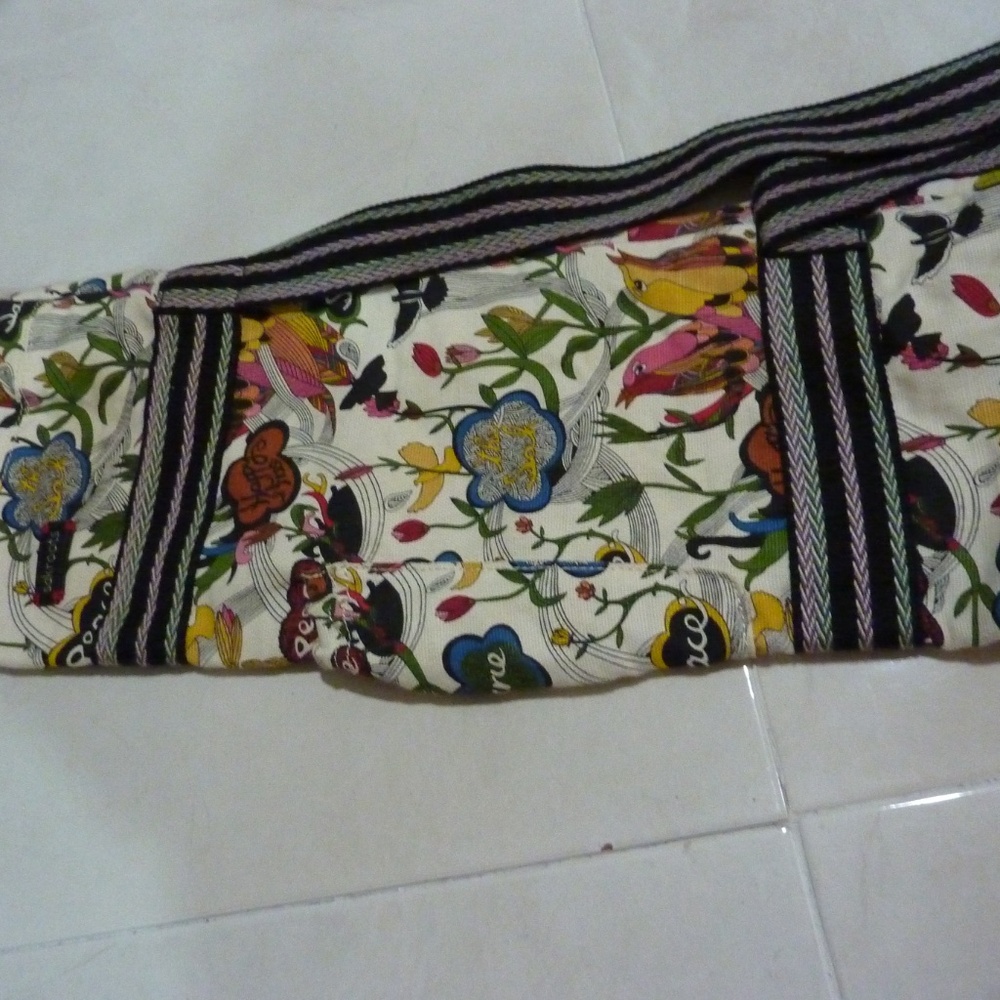 Sakroots Peace Tote Duffle Bag Over Shoulder for Yoga Mat 24''long NEW - Picture 5 of 10